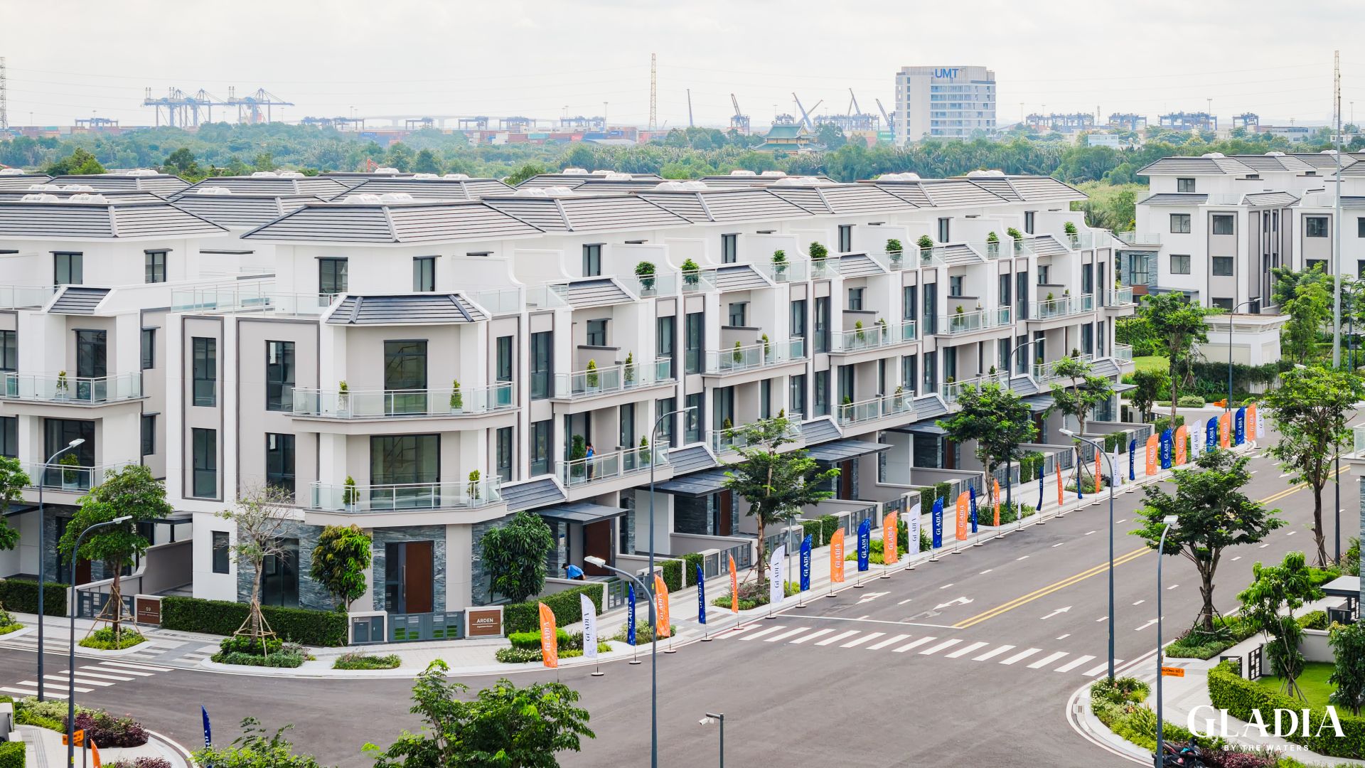 Nhà phố vườn Gladia